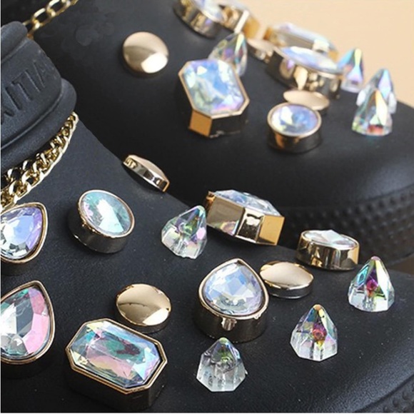 1 LEFT! Jibbitz stainless steel rhinestone,pearl &bear chain shoe charms (28)NWT - Picture 4 of 9